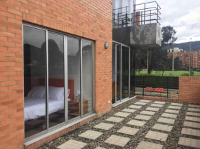 Apartamento con terraza privada- Clinica Reina Sofía